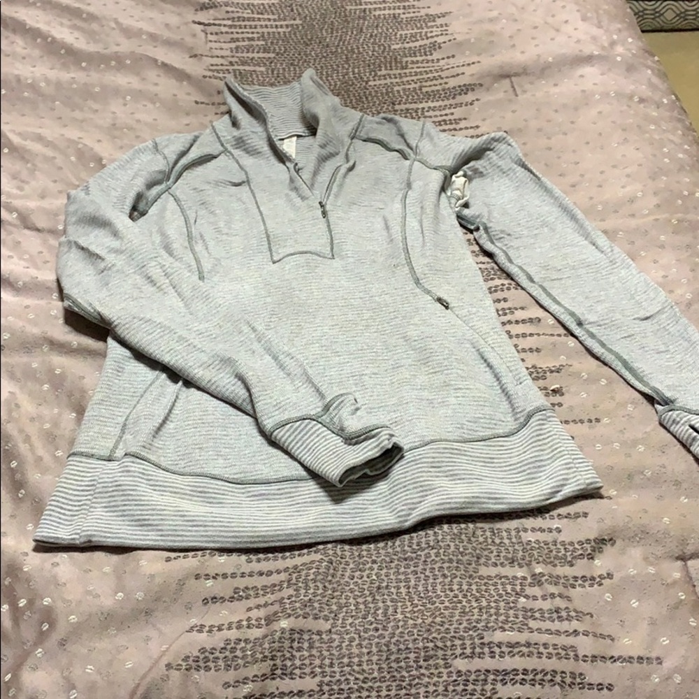 Lululemon 1/4 Zip grey pullover 10